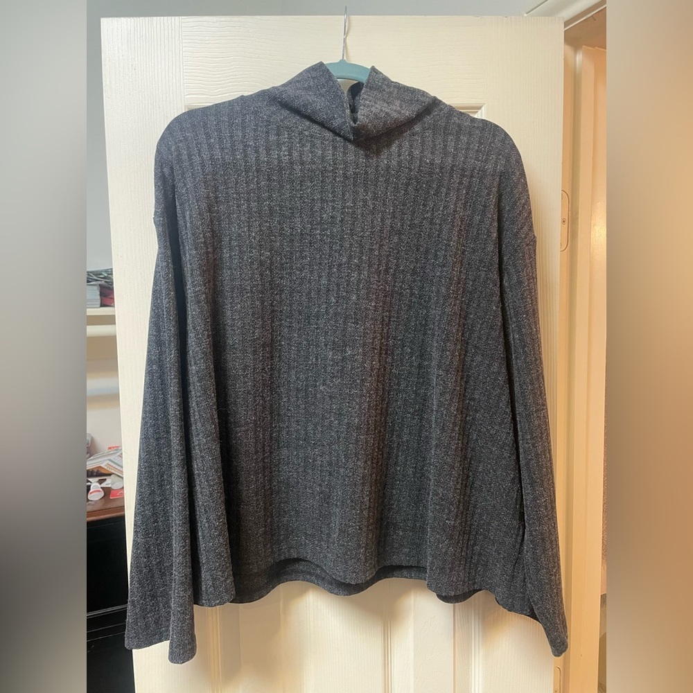Gray 1/2 turtle neck sweater
